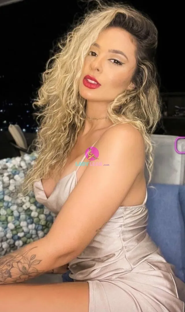 Luiizaa - Model Portfolio