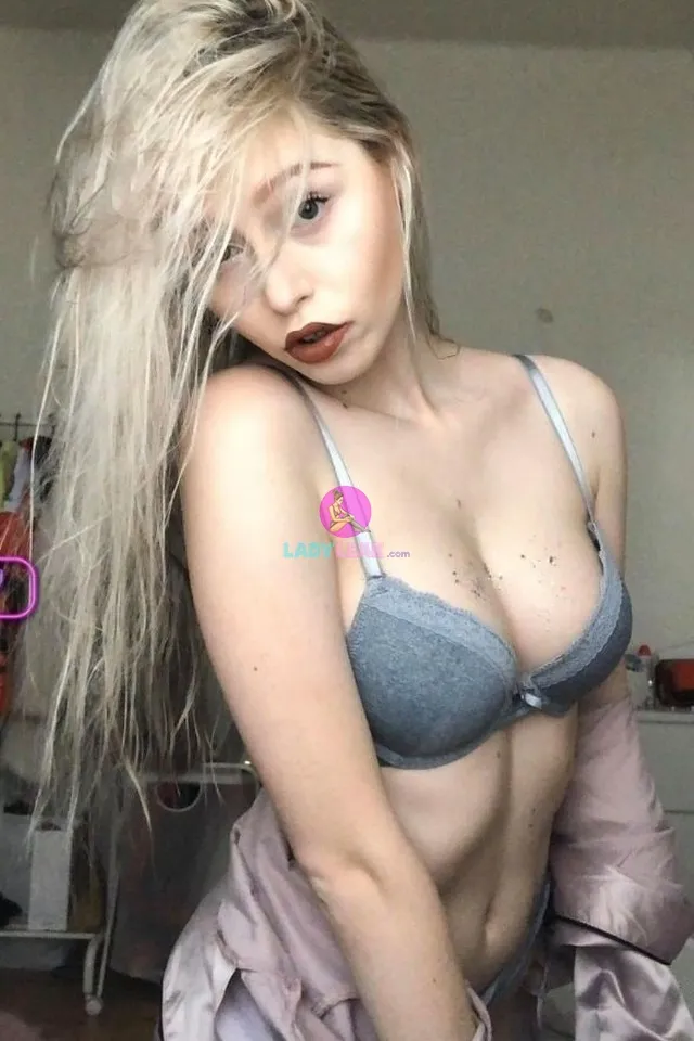 xholakys Latest Photo 2