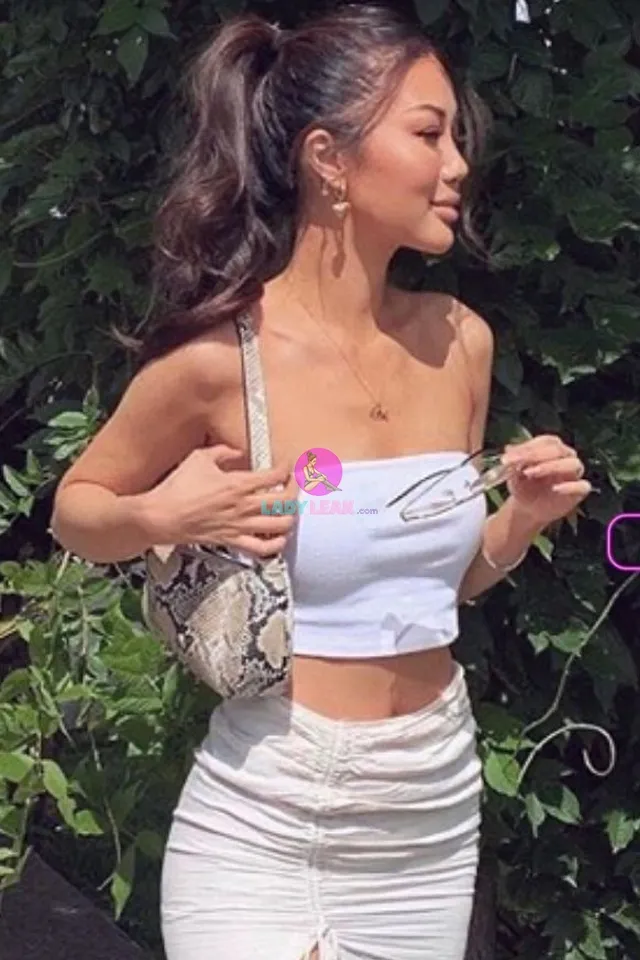 Abbey Tan (Abymonsta) model portfolio