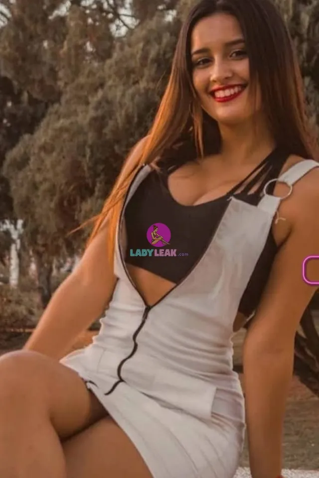 LA CELE BUE (seleneitor) model portfolio