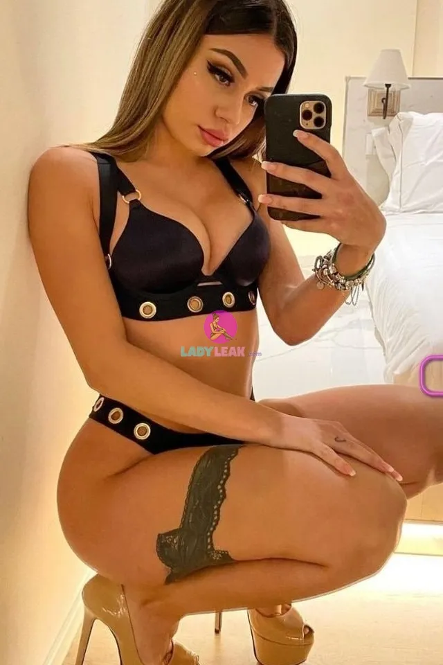 Martina Smeraldi (martinasmeraldiofficial) model portfolio