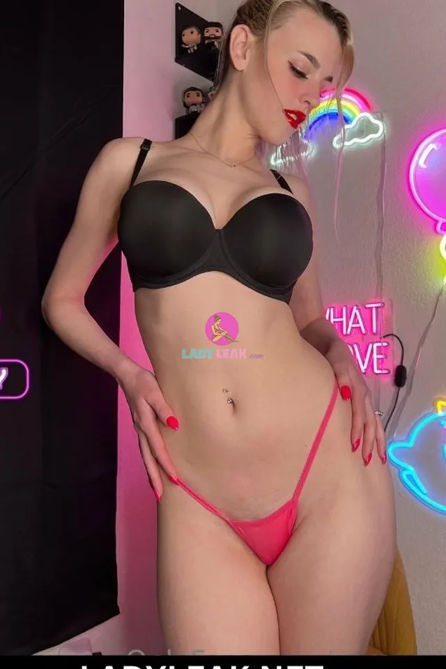 Sarawrcosplay Latest Photo 2