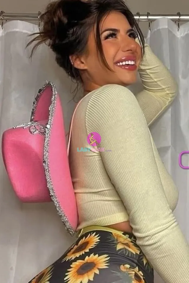 Molly Blair model portfolio