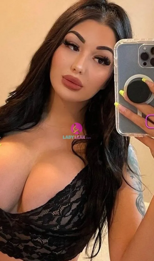 Nickiibaby model portfolio