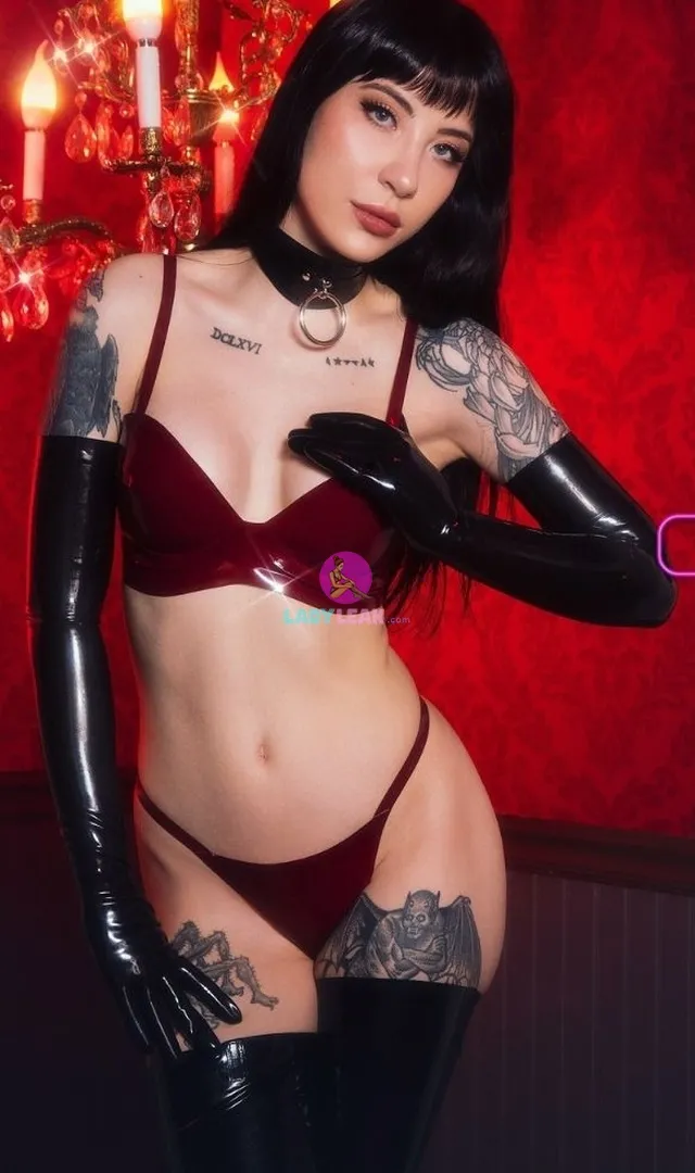 Gothcharlotte model portfolio