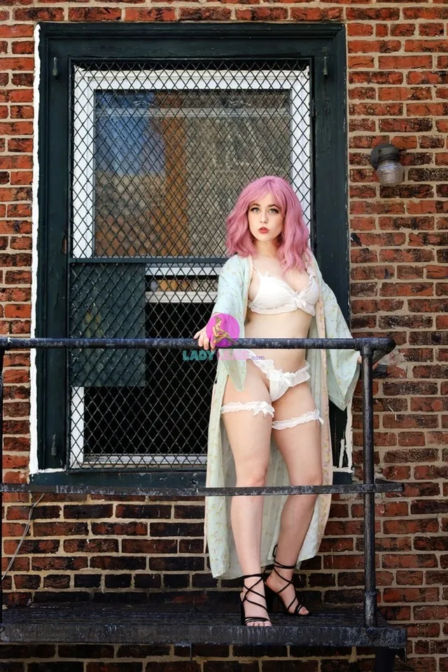 Jupiterbunny - Model Portfolio