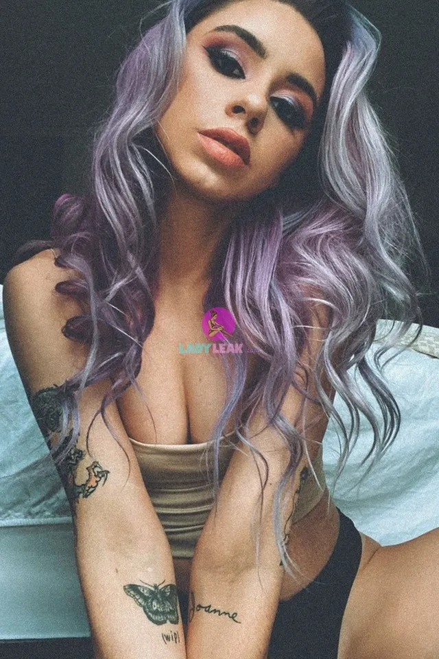 Courtney Heart model portfolio