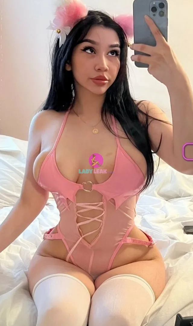 Bunni traphouse - Model Portfolio