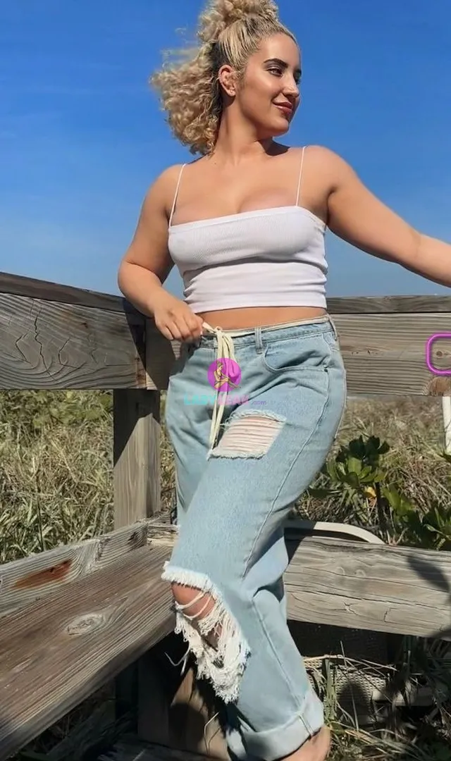 Sweetraau - Model Portfolio