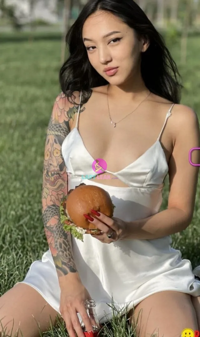 Aino Hara - Model Portfolio