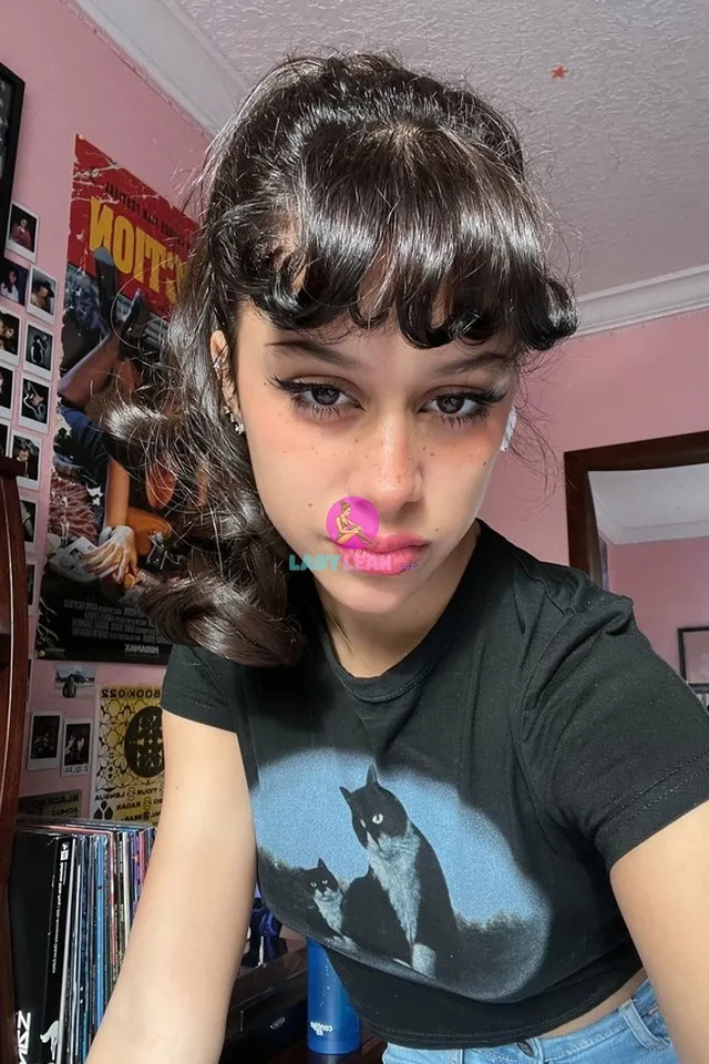 LttleBunnyGrl - Model Portfolio