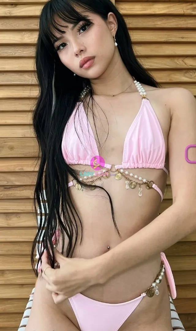 MinaAsh - Model Portfolio