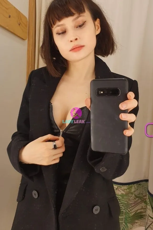 Enmarchenoire - Model Portfolio