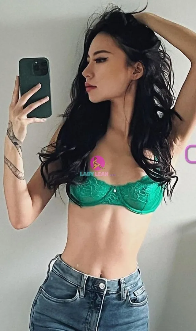 Jess dragon - Model Portfolio