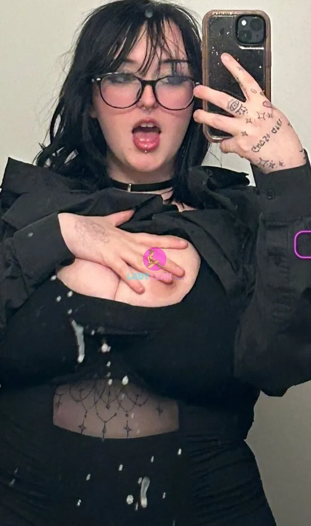 Haileyybrown - Model Portfolio