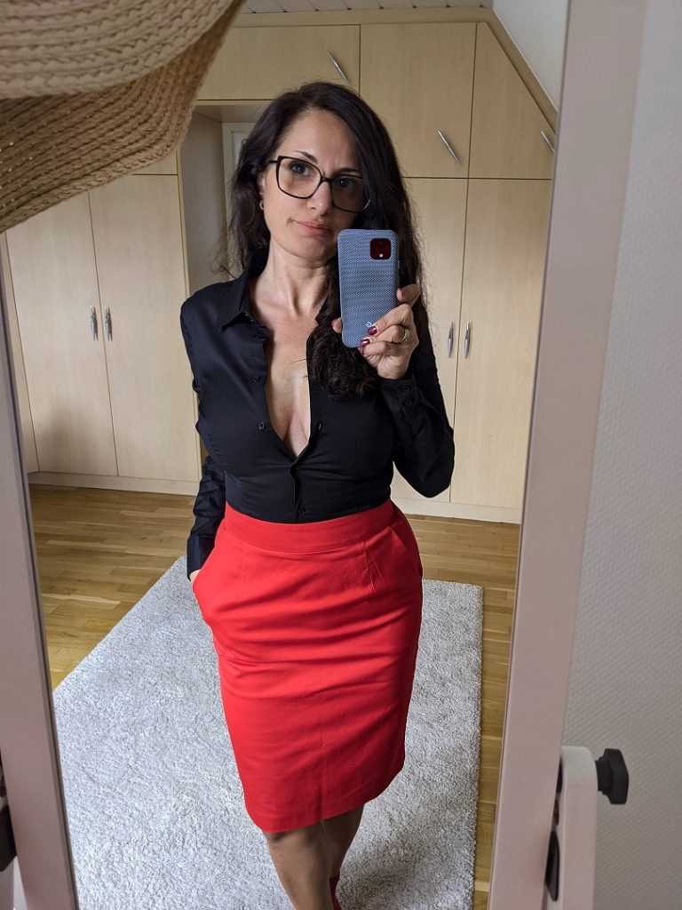 HotwifeHunny – Lady Leak