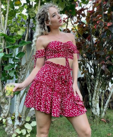 Curly Hair – Lady Leak